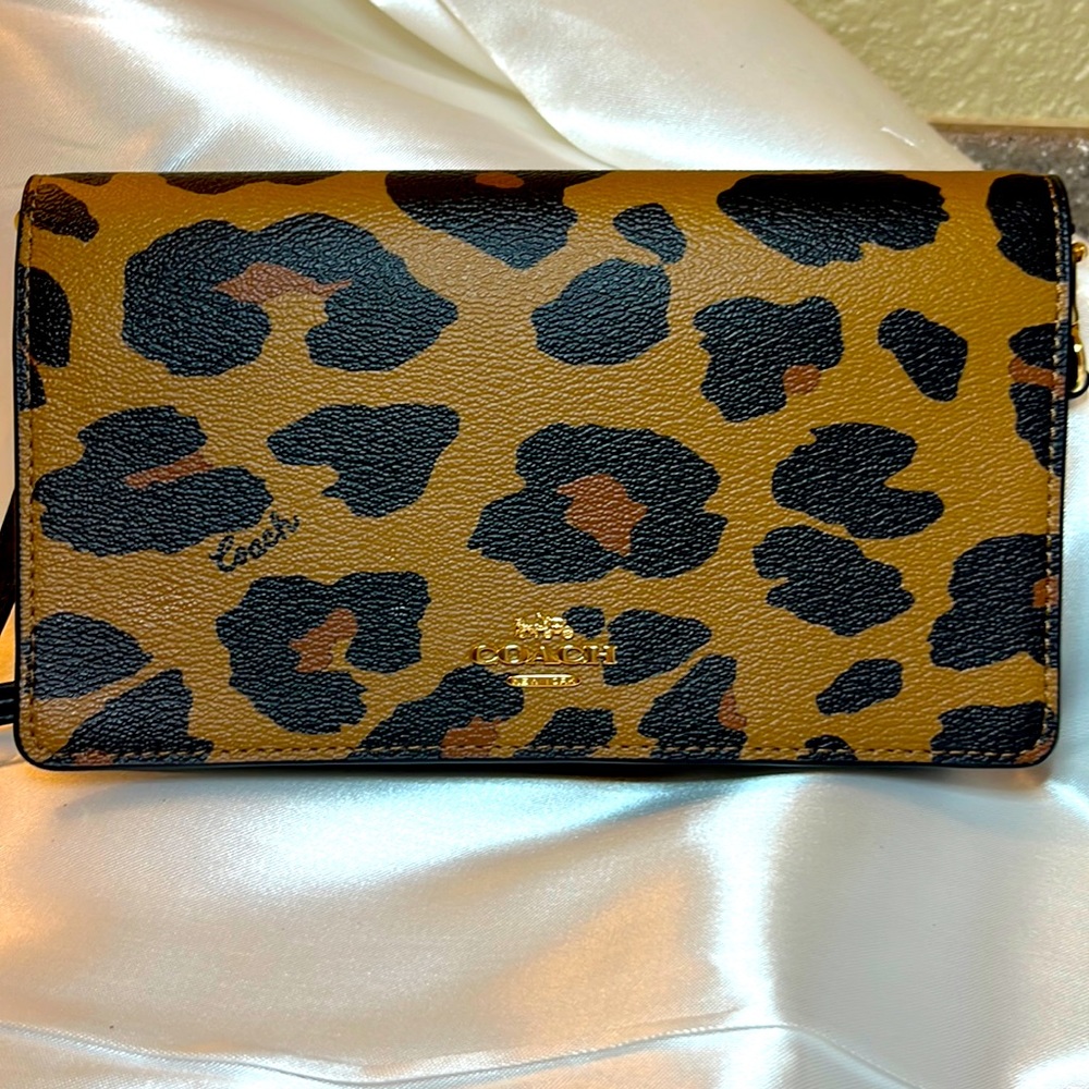 Coach-Anna Foldover Crossbody Clutch Leopard Print 7301 IM/Light Saddle
